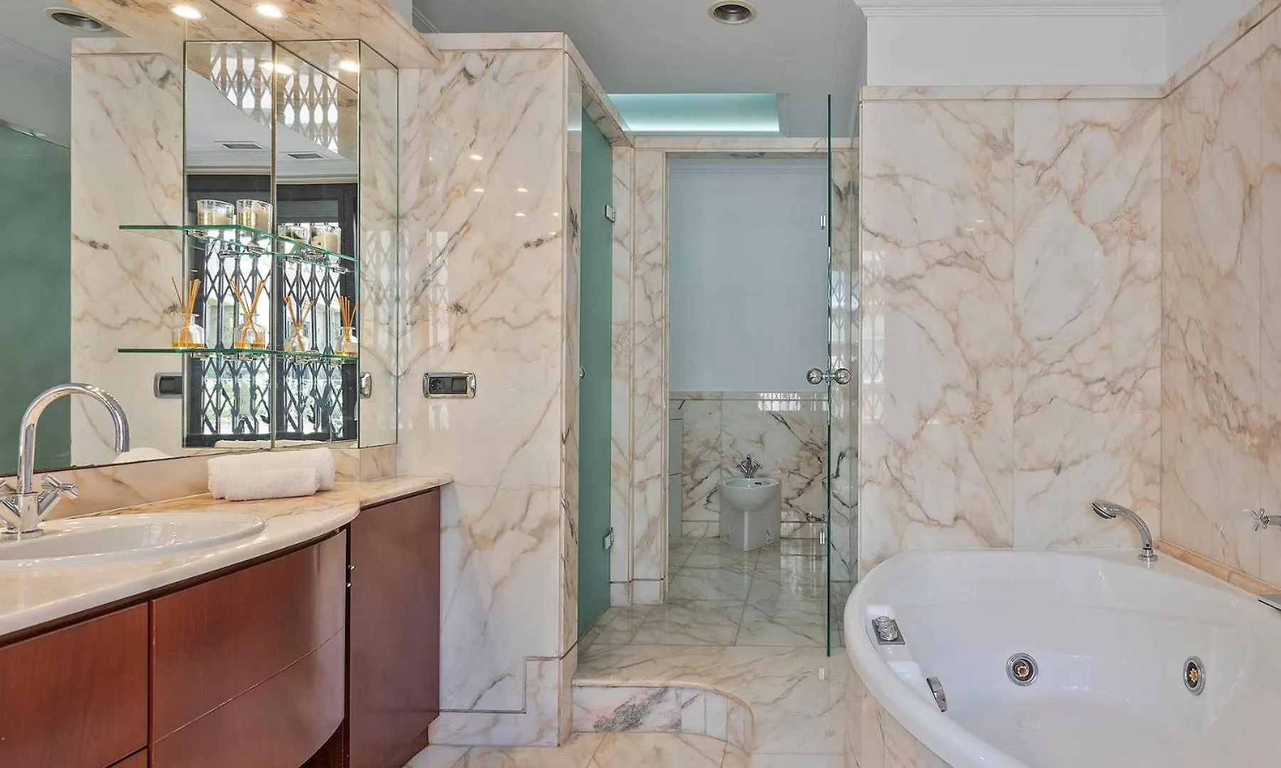 Habitas Stay Barcelona Aparthotel
